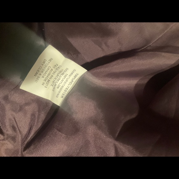 “TRISTAN& ISEUT” IRIDESCENT SATINY MAUVE LACE OVER LAY  SHORT OPEN JACKET. - Picture 15 of 16